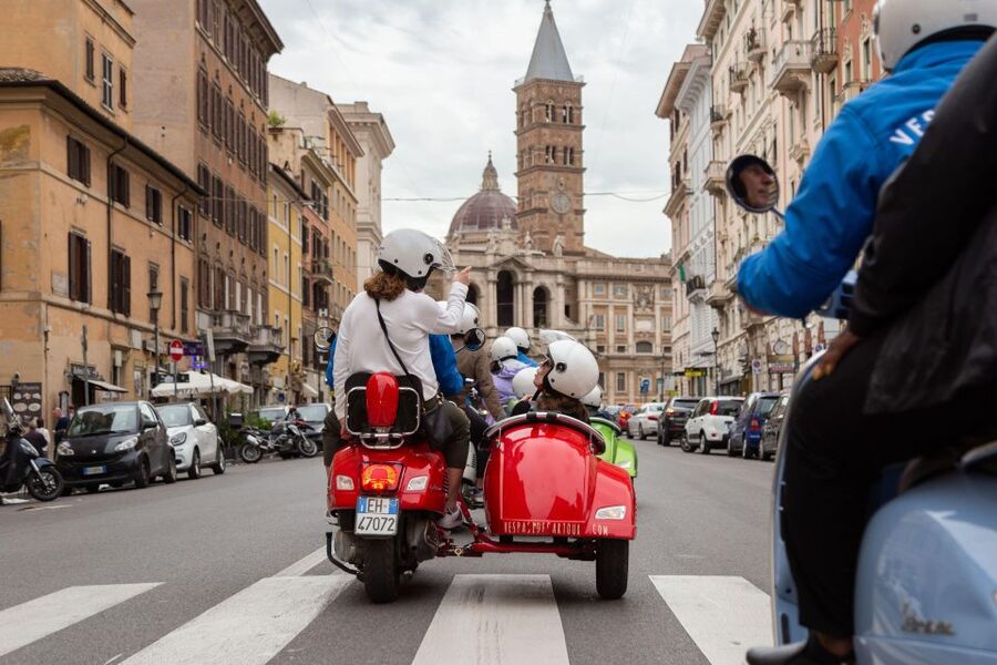 Afternoon Vespa Sidecar Tour with Gourmet Gelato Stop - Piazza Venezia to the Colosseum: From Landmark to Reality