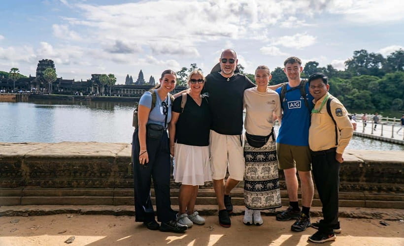 Angkor Wat: Guided Vespa Tour / Tuk Tuk or Car - Lunch near Srah Srang: where the day slows down