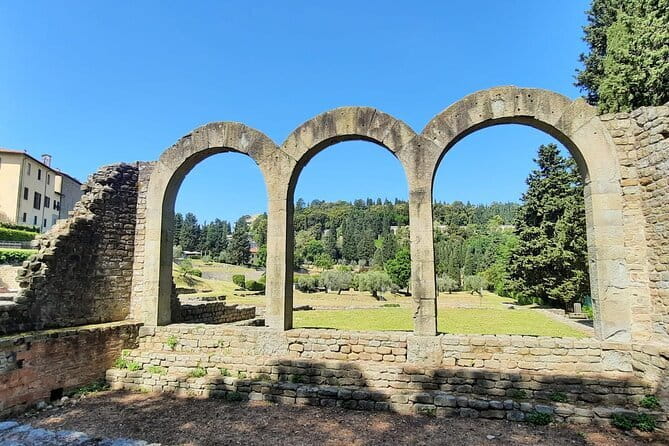 Around Florence Hills: App‑Guided e‑Vespa Tour + Wine&Food - Price and value: what $100.82 buys you in the real world