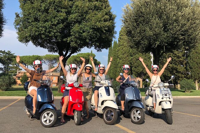 English: Vespa Tour Rome- Experience like a Roman - Rome on a Vespa: what the 3-hour ride is really like