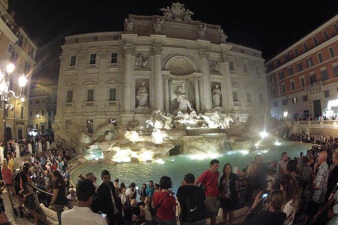 Exclusive Rome by Night Vespa Tour - St. Peter’s Square and Palazzo del Quirinale by night