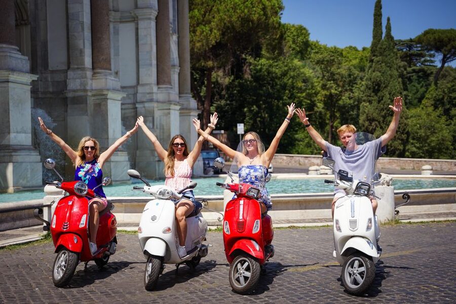 Explore city on Vespa with Professional Photographer - Another Scooter Leg (20 Minutes): Short Travel, Big Variety