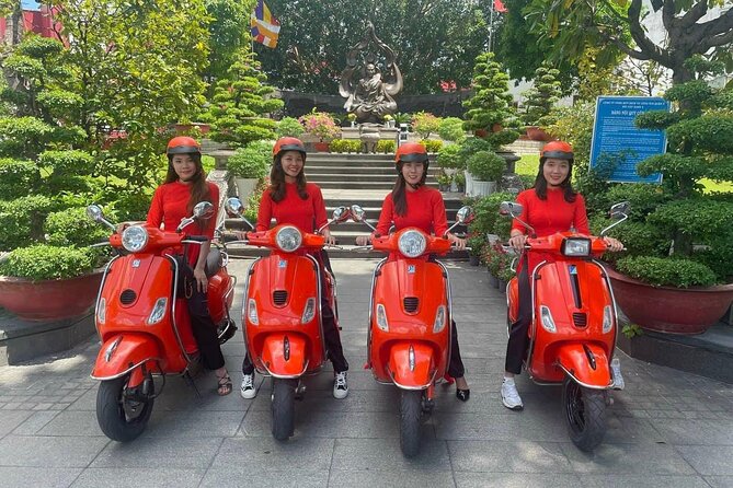 Female Riders Vespa Night Street Food + Train Street food 4 Hours - Food and drinks included: how to get the most from the tastings