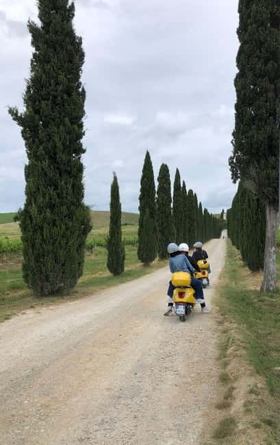 From Siena/Badesse: Vespa & Chianti Tour in the Tuscan Hills - Why this Vespa-and-Chianti format works