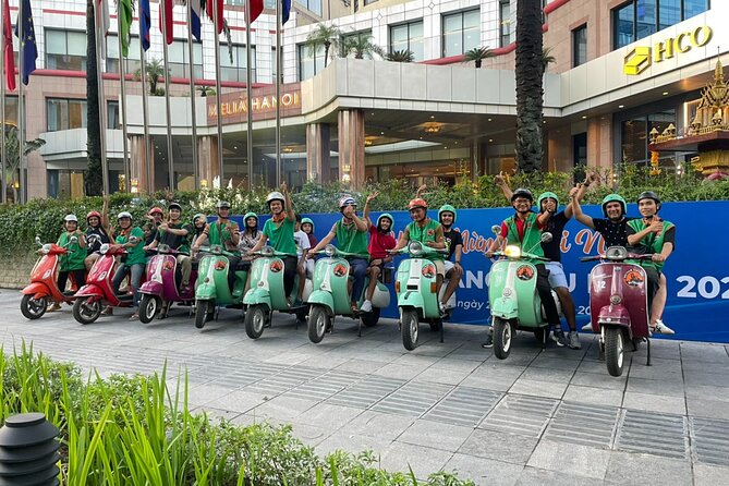 Hanoi Vespa After Dark Street Food Tour -Hidden Gem-Train Street - Hồ Trúc Bạch: Local Pho Variations in Small Alleys