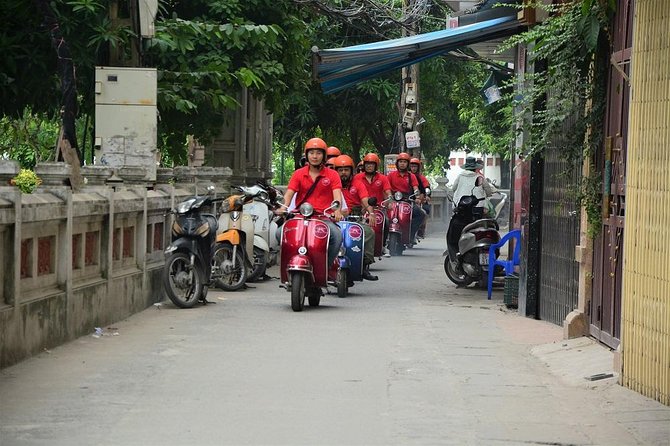 Hanoi Vespa Tours: Full Day Hanoi City & Countryside Vespa Tours - West Lake photo stop and the big-sight corridor