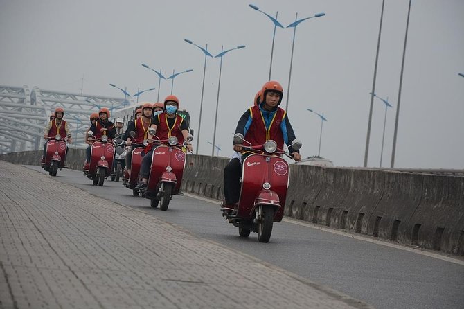 Hanoi Vespa Tours: Hanoi Vintage Vespa Tours Countryside - Lại Đà Temple, Pagoda, and a 200-Year-Old House With Bonsai