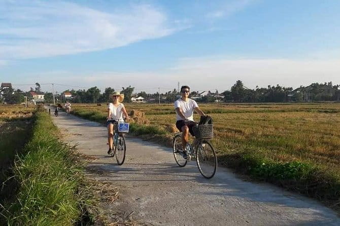 Hoi An Cooking Class & Vespa Cooking Adventure Tour - What you’ll cook: Green Mango Salad, Crispy Pancake, Clay Pot Fish
