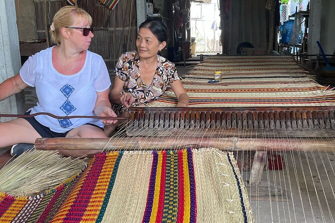 HOI AN Countryside - River Islands - Old Crafts - Local Culture - Stop 3 in Tra Nhieu Fishing Village: weaving colorful sleeping mats