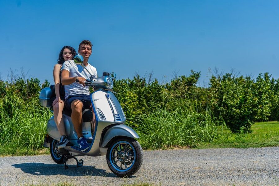 LANGHE : Vespa Tour to the Wine Region of Barolo - Stop 2: a 20-minute scooter segment that sets the tone