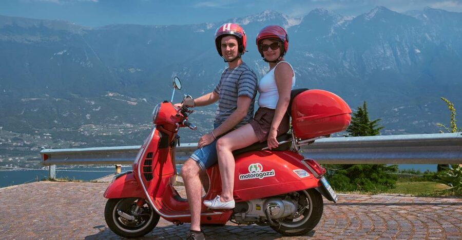 Malcesine: Lake Garda self-guided Vespa tour - DGtalguide navigation: how to make a self-guided day feel organized
