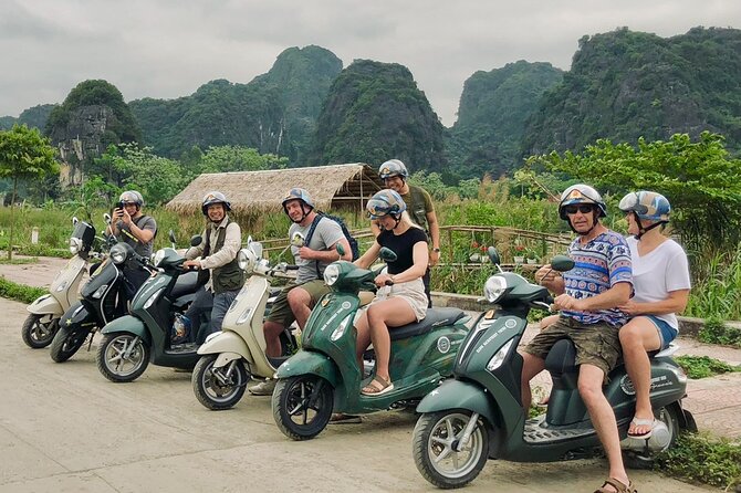 Ninh Binh HIGHTLIGHT & HIDDEN GEM Tour From Hanoi: Skip-The-Line - Bich Dong Pagoda: architecture plus a short cave-temple hike