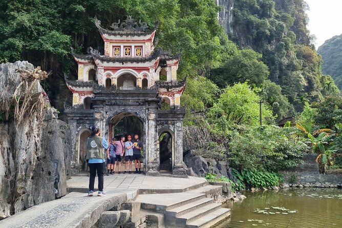 Ninh Binh HIGHTLIGHT & HIDDEN GEM Tour From Hanoi: Skip-The-Line - Lunch at a riverside home-restaurant: where the day becomes real