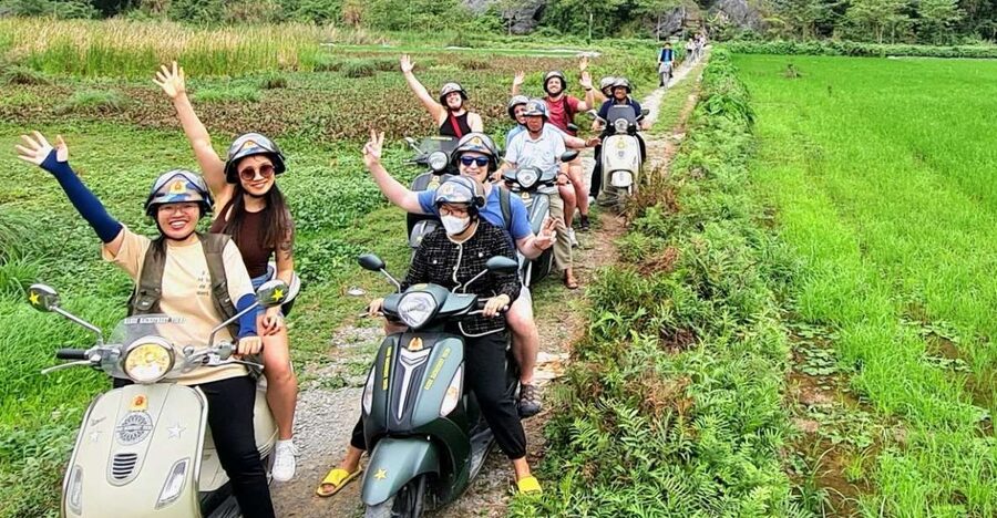 Ninh Binh Vespa Tours from Hanoi: Vespa + Boat + Daily Life - Leaving Hanoi: a fast start that sets the tone