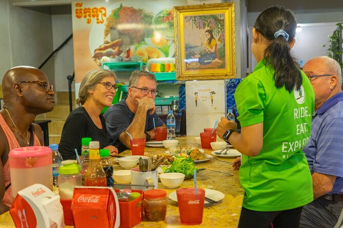 Phnom Penh Evening Foodie Vespa Tour / Tuk Tuk Available - Guides and English: what you should expect while you eat