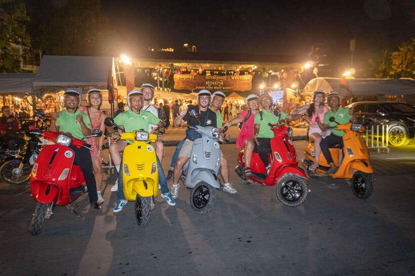 Phnom Penh Night Foodie Vespa Tour / Tuk Tuk Available - Phnom Penh Night Market: Food + Wine, Right in the Crowd