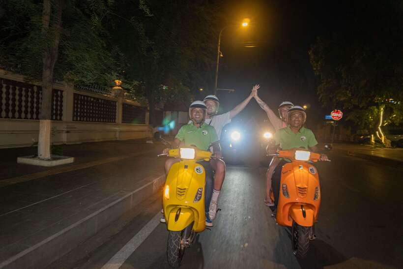 Phnom Penh Night Foodie Vespa Tour / Tuk Tuk Available - Kandal Market Restaurant: When Market Energy Becomes Full Flavor Time