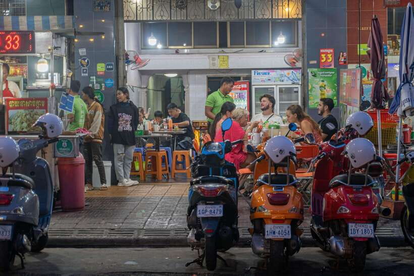 Phnom Penh Night Foodie Vespa Tour / Tuk Tuk Available - Vespa vs Tuk Tuk: The Big Expectation Check