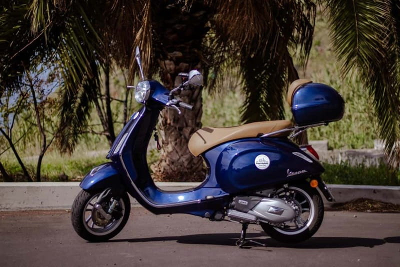 Private Vespa Tour Nun´s Valley,Câmara Lobos,CaboGirão(4hrs) - Cabo Girão and the glass skywalk (about 580 m): the height you feel