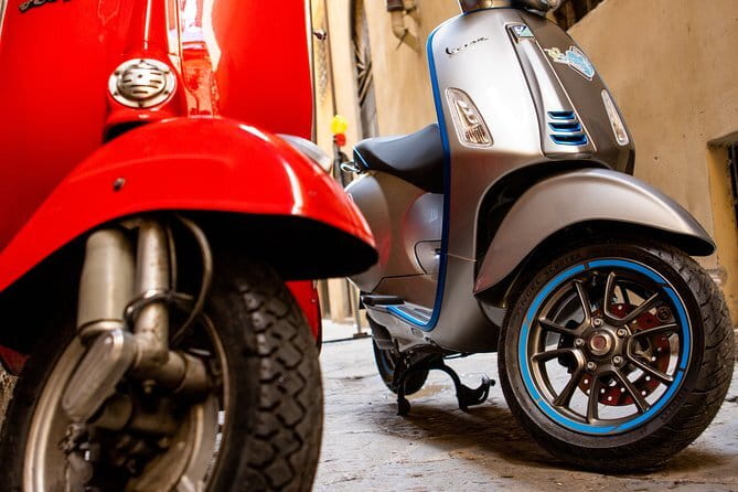 Rent your Electric Vespa 45 in Florence for 8 hours - The Vespa + App Combo: What Actually Makes the Day Easier