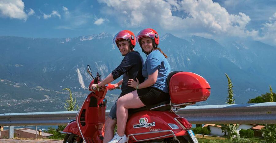 Riva del Garda: Lake Garda self-guided Vespa tour - Lunch that’s reserved, not improvised