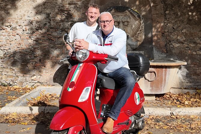Roma Vespa Tour Pick-up from Hotel - Terrazza del Gianicolo: the classic panorama stop