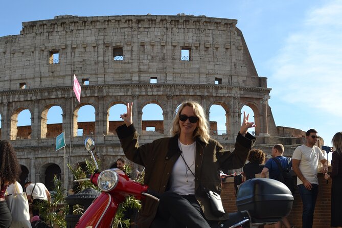 Roma Vespa Tour & Traditional Roman Food and Extras - Riding Past Trastevere and a Historic Fountain Stop