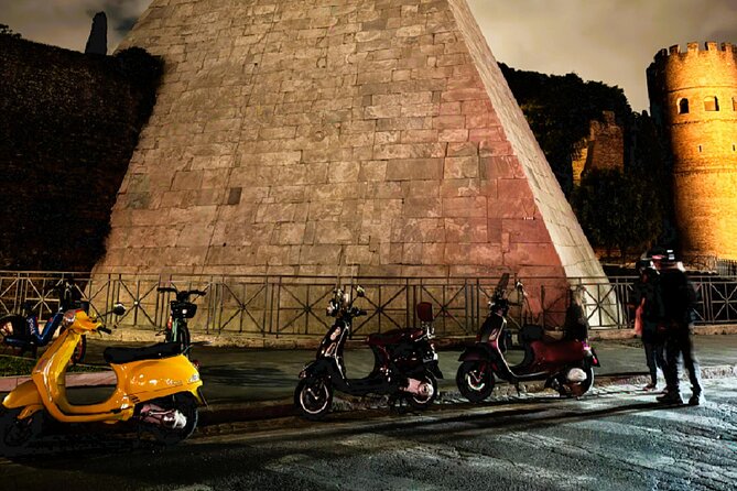 Rome by Night Vespa Ride: Icons of Rome - Why a Vespa-at-night tour makes Rome feel easier