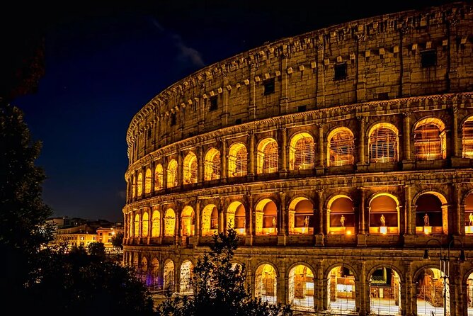 Rome by Night Vespa Ride: Icons of Rome - The Roman Forum and Circus Maximus: power and spectacle
