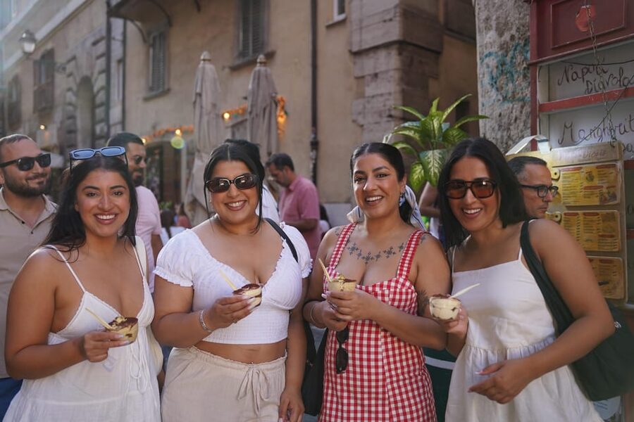 Rome: City Tour by Vespa with Pictures and Sweets Tastings - Piazza di Pasquino to Piazza Navona: a fast start with big energy