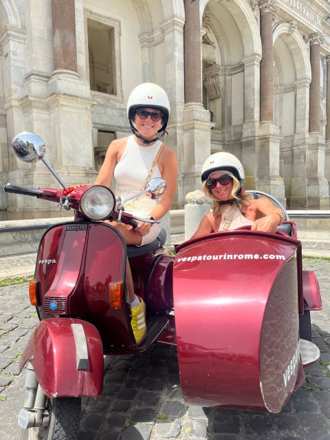 Rome: Evening Fiat 500 and Vespa Prosecco Tour - Riding setup: Fiat 500 vs Vespa sidecar (and how it affects you)