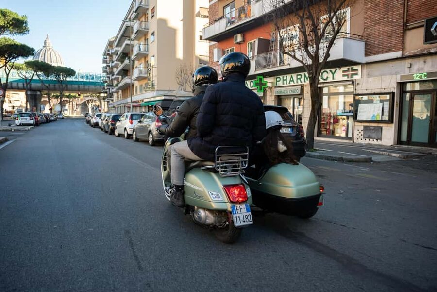 Rome: Evening Vespa Sidecar City Tour - Circus Maximus and the ride between sights: the real fun of covering ground