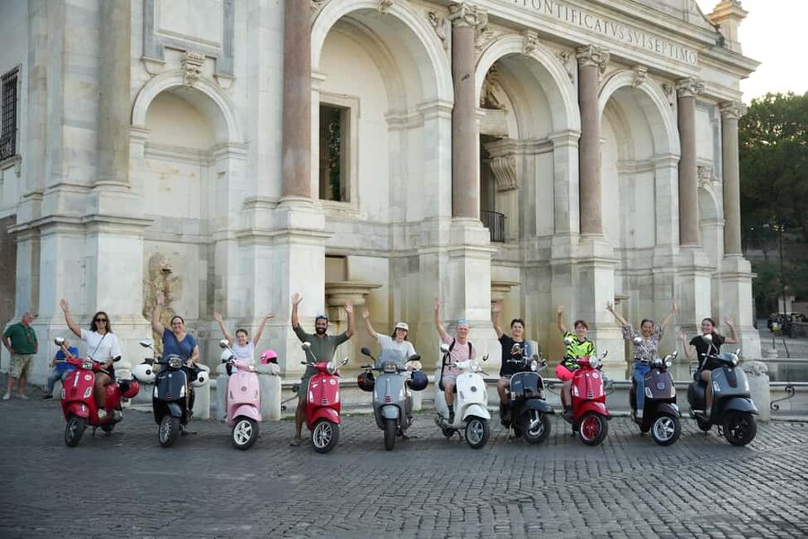 Rome: Guided Vespa Experience with Professional Photoshoot - Terrazza del Gianicolo: panoramic views that finish strong