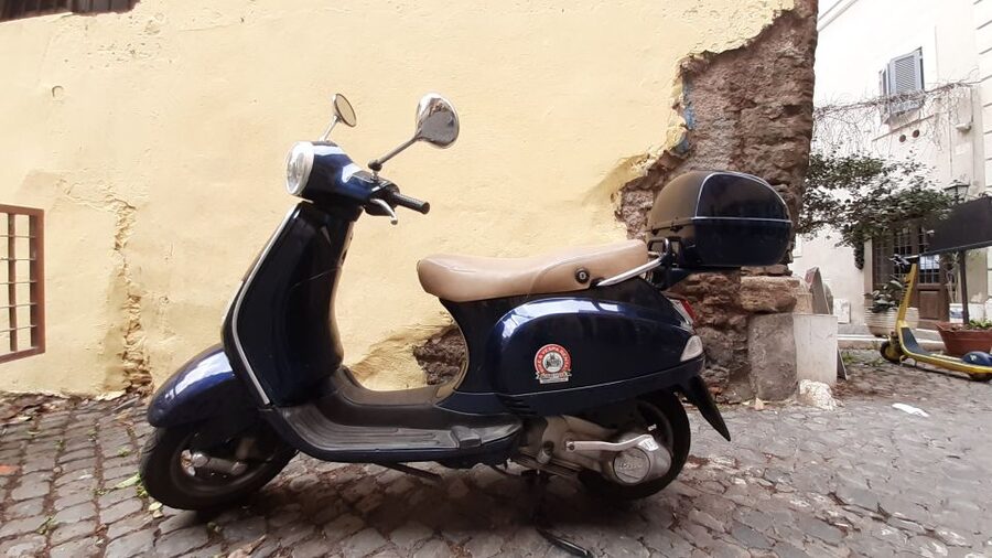 Rome: Half-Day Tour by Vespa with Driver - Why a 3-Hour Vespa Tour Works in Rome