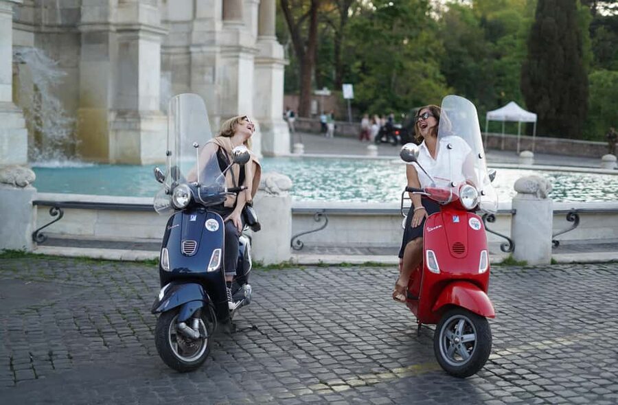 Rome on a Vespa – Photography Service - Trastevere pass-by: the neighborhood flavor without the detour