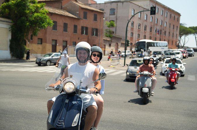 Rome’s Highest Hills Skyline Vespa Tour with Driver and Photo - Trastevere cobblestones: the local-feeling break in the middle