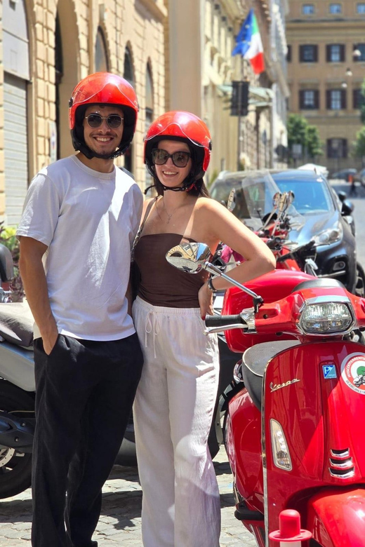 Rome: Vespa 125cc Daily rental ( Rome Termini & Vatican ) - Quick hits