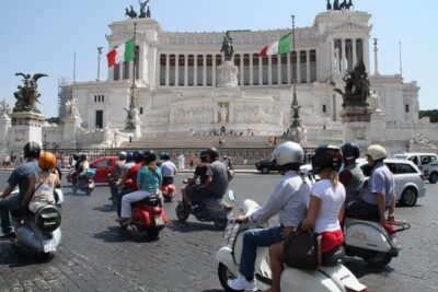 Rome Vespa Grand Tour - Meeting at Eco Move Rent and Getting Ready to Ride