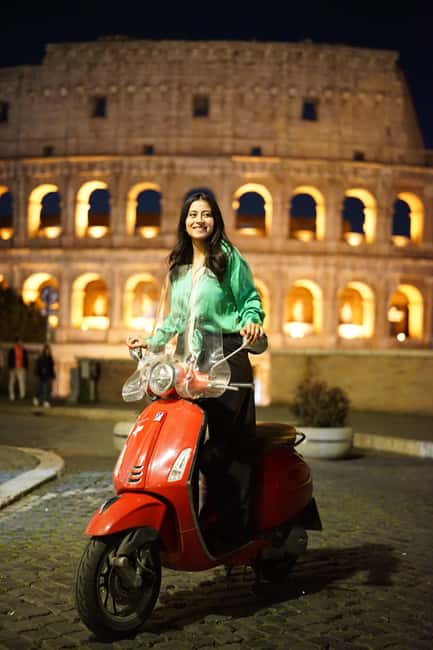 Rome: Vespa Night Experience with Aperol Spritz & Photos - Colosseum at Night and St. Peter’s Through Buco della Serratura