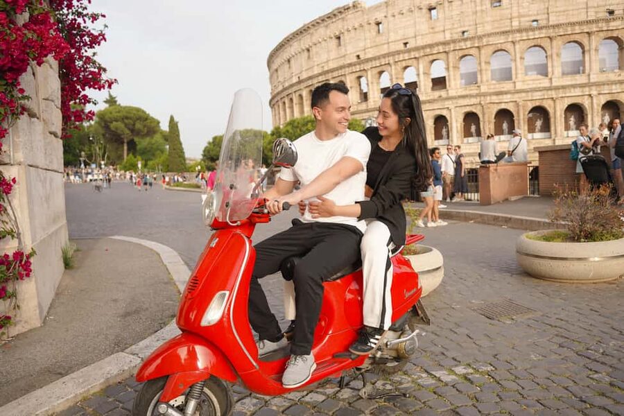 Rome: Vespa Photo Tour with Historic City Highlights - Key things to know before you go