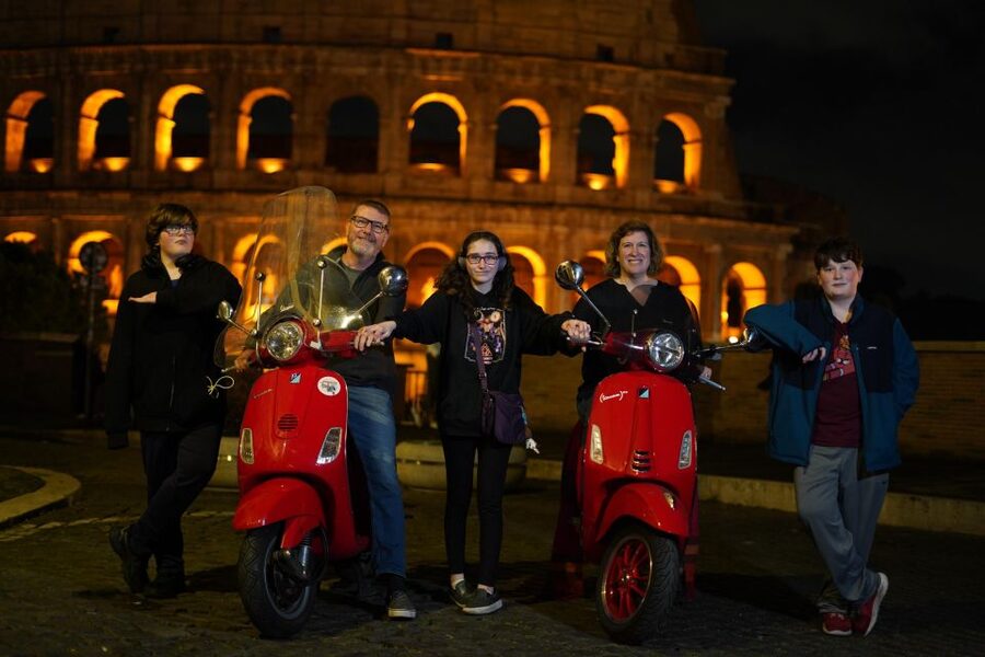Rome: Vespa Scooter Night Tour with Pro Photographer - Photos you actually want to keep (and how delivery works)