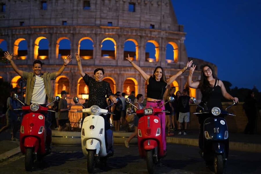 Rome: Vespa Scooter Night Tour with Pro Photographer service - Who’s driving (and why safety feels real)