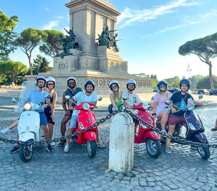 Rome: Vespa scooter tour "When in Rome" - Climb on board: what it feels like riding as a passenger