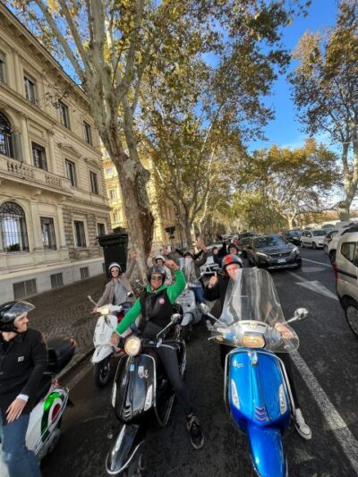 Rome: Vespa Self-Drive Tour with Gelato - Vespa rules: what you must know before you ride