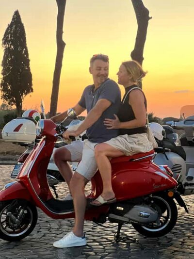Rome: Vespa Tour with Local Guide - Meeting Point, Being a Passenger, and How to Plan Your Photos