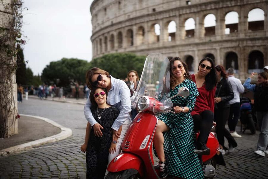 Rome: Vespa Tour with Professional Photographer - Why a 1.5-Hour Vespa Photo Tour Works So Well in Rome