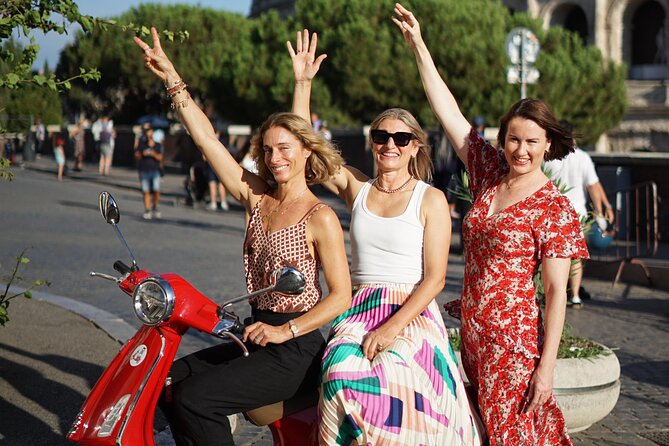Rome Vespa Tour with Professional Photoshoot - Circus Maximus and Piazza Venezia: quick hits that give you orientation