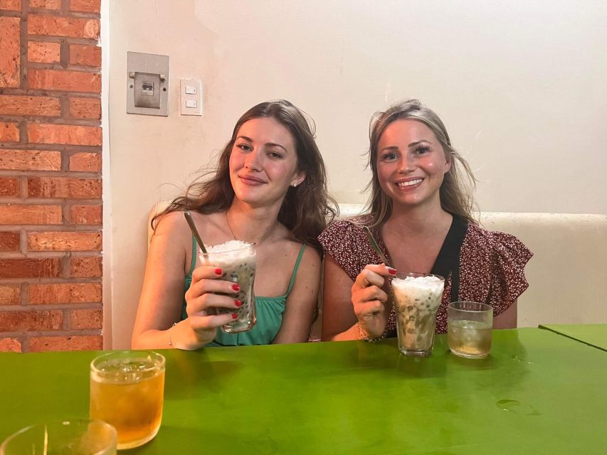 Saigon: Night Sightseeing And Street Food Tour By Vespa - Key Things That Make This Vespa Food Tour Work