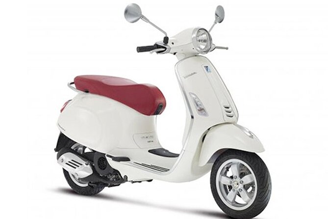 Scooter Rental Vespa Primavera 125cc from Sorrento - Sorrento Vespa Rental: a simple way to control your Amalfi Coast day