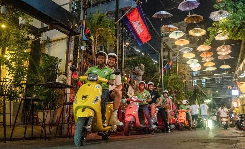 Siem Reap: Evening Foodie Vespa Tour / Tuk Tuk Available - The bugs stop: how adventurous should you be?
